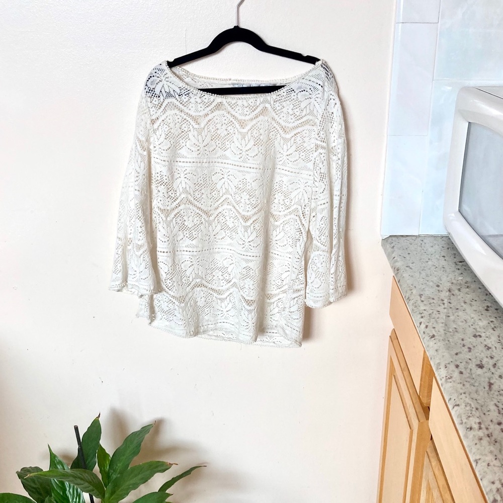 Zara || White lace top with bell sleeves